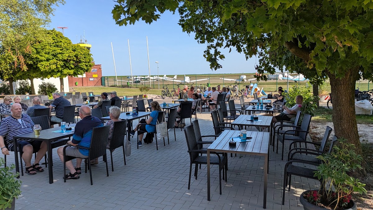 Überflieger Restaurant-Café-Biergarten