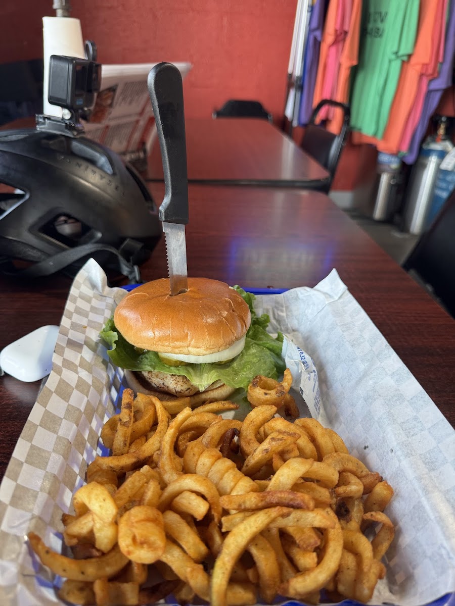 Last Call Bar and Grill Photo 4