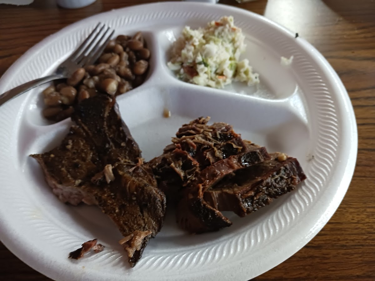 Lindsey’s Lazy “L” BBQ Photo 5
