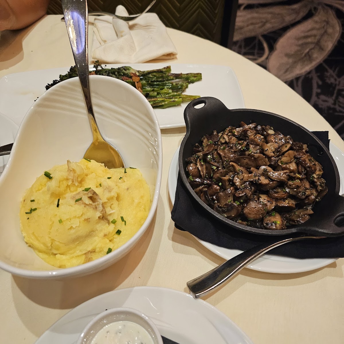 Ruthie's Steak & Seafood Photo 9