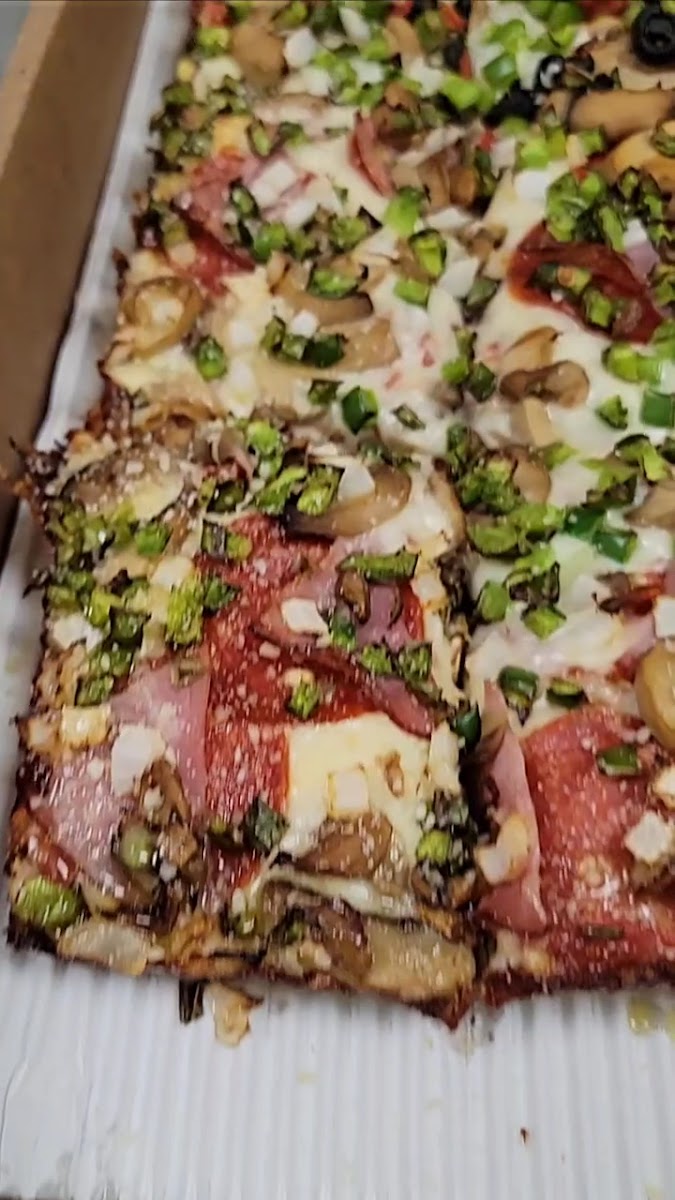 Louie’s Pizza Photo 2