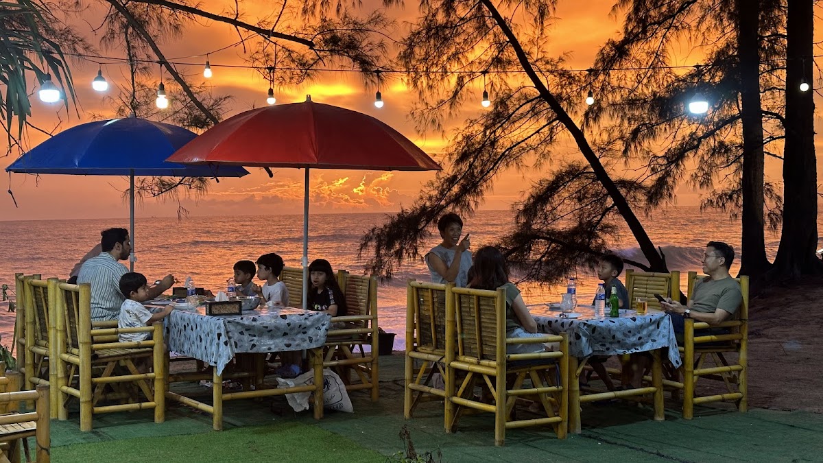Lay Mai Khao Seafood Restaurant