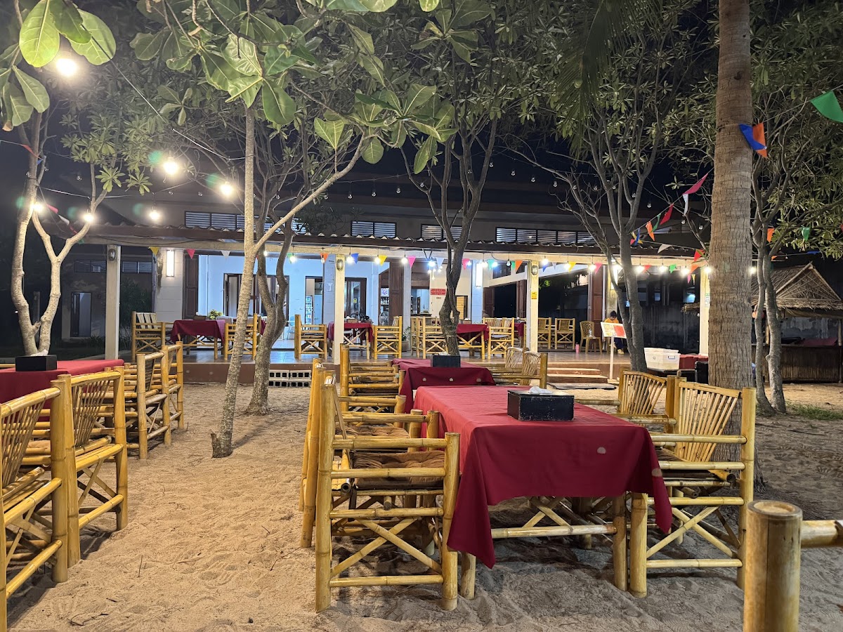 Lay Mai Khao Seafood Restaurant Photo 3
