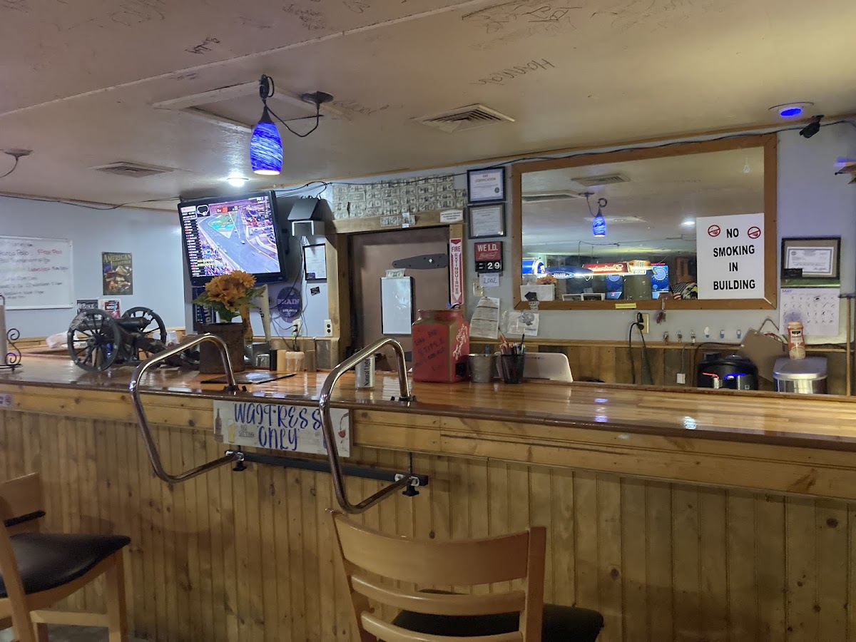 'Tha Gap' Bar and Grill Photo 6