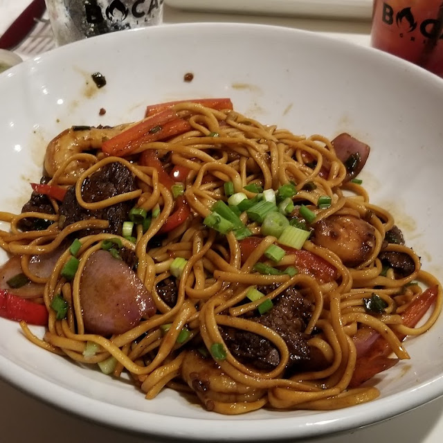 Noodles with Shrimp and Lomo Saltado