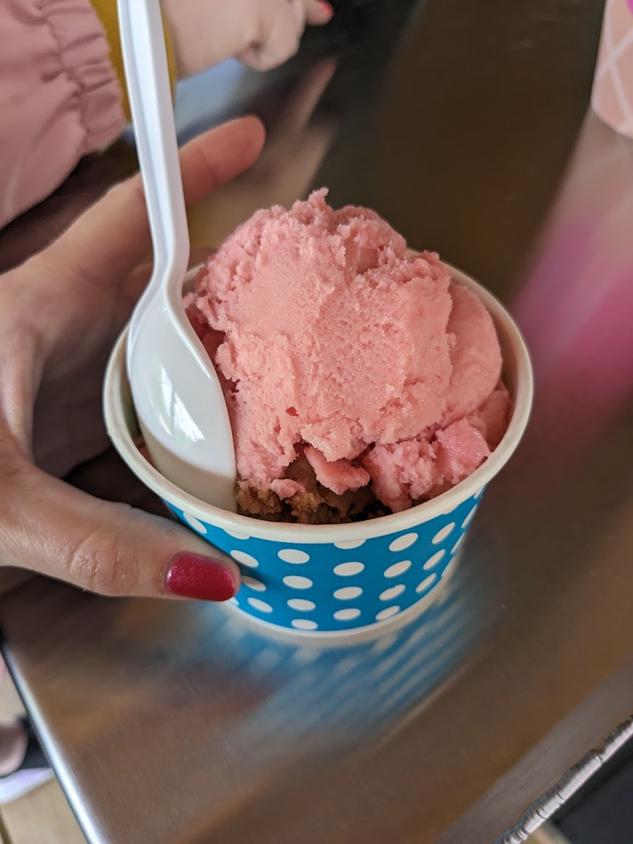 Outpost Scoop Shoppe Photo 5