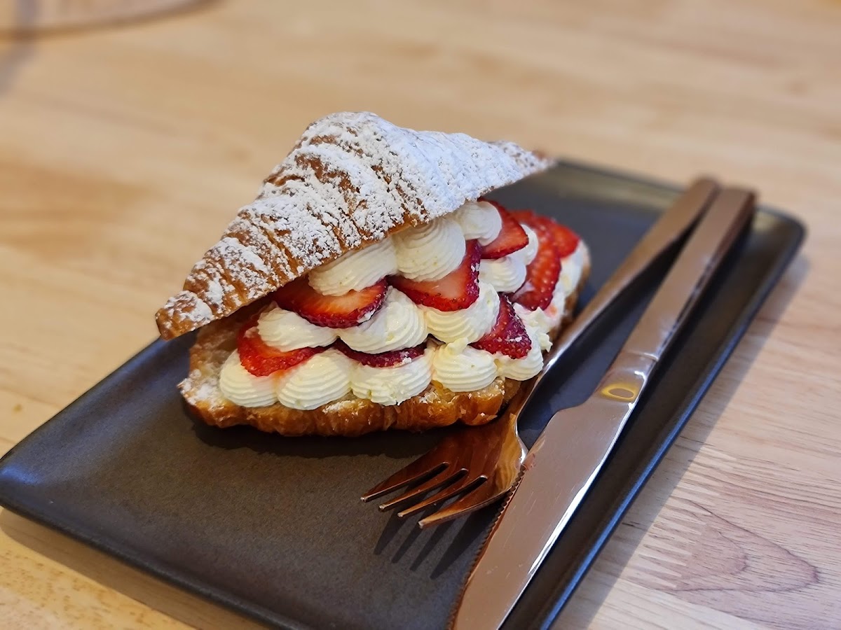 HOC - House Of Croissants Photo 7
