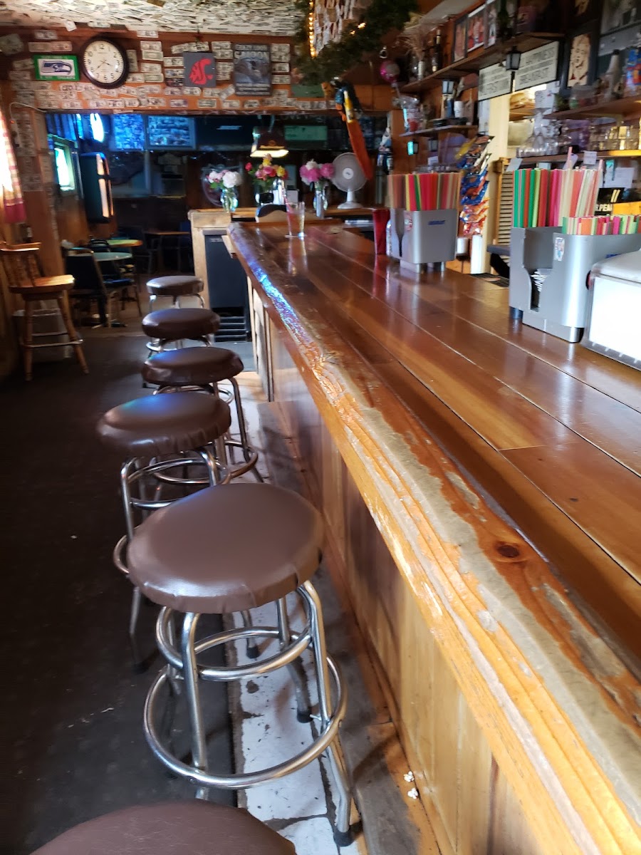 Loon Lake Saloon & Grill Photo 4
