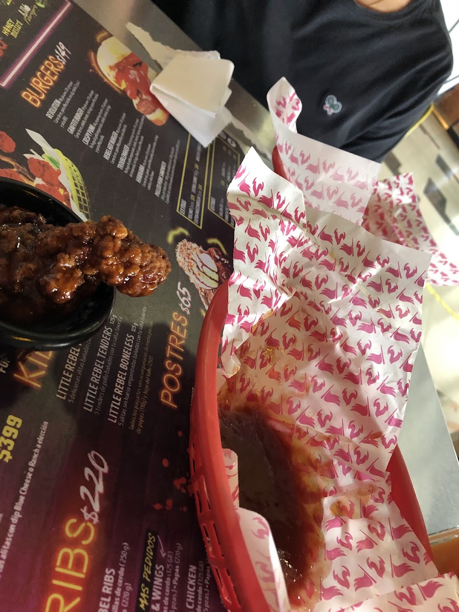 Rebel Wings Ecatepec Photo Menu 7