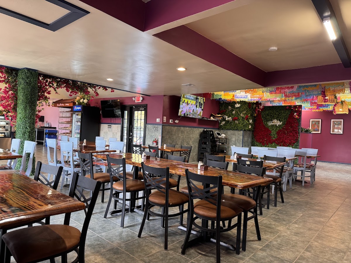 Bougainvillea Mexican Restaurant and Bakery Photo 7