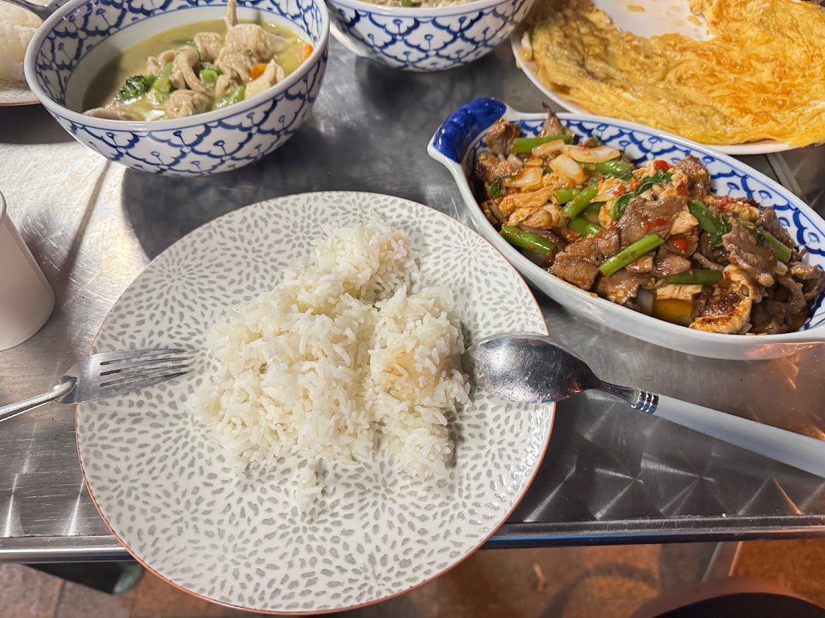 Noot's Thai Food Photo 4