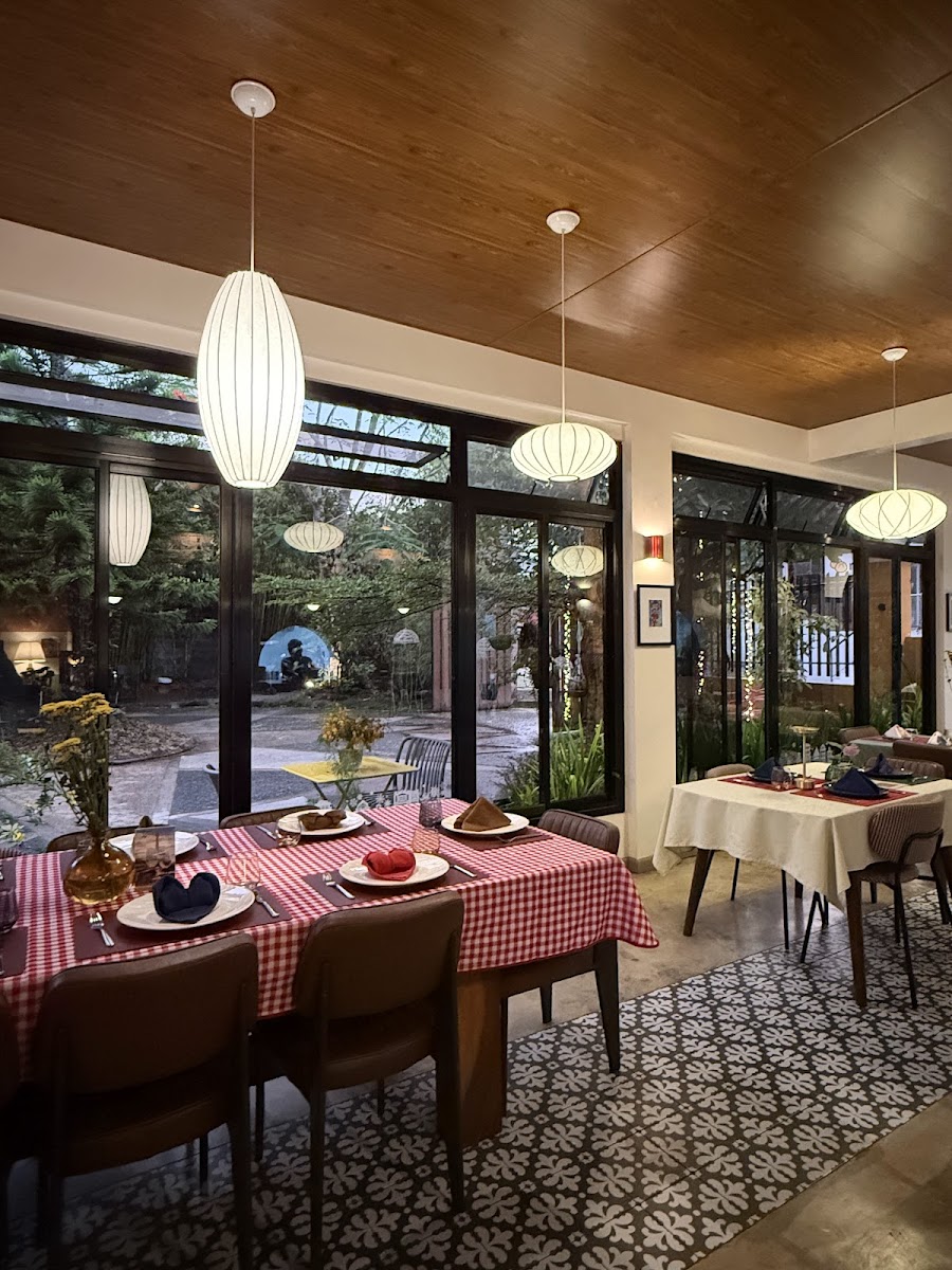Pinocchio Pizza & Wine Tagaytay