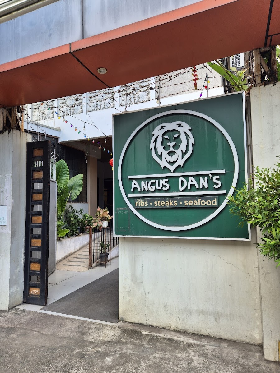 Angus Dan's Photo 1