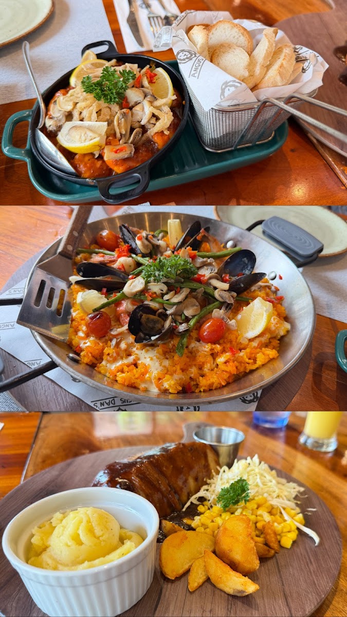 Angus Dan's Photo 3