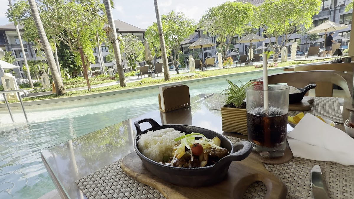 Dapur Santai Pool Bar and Grill Photo 2