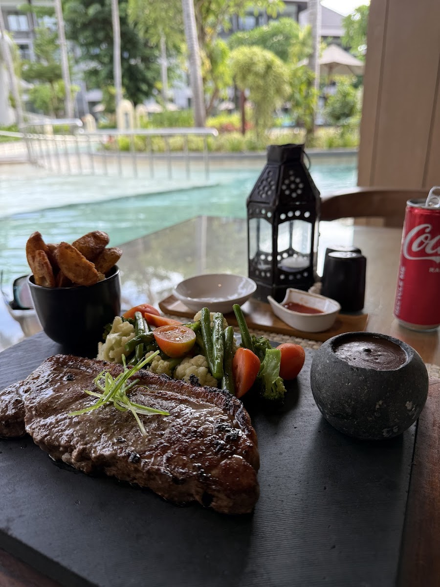 Dapur Santai Pool Bar and Grill Photo 5