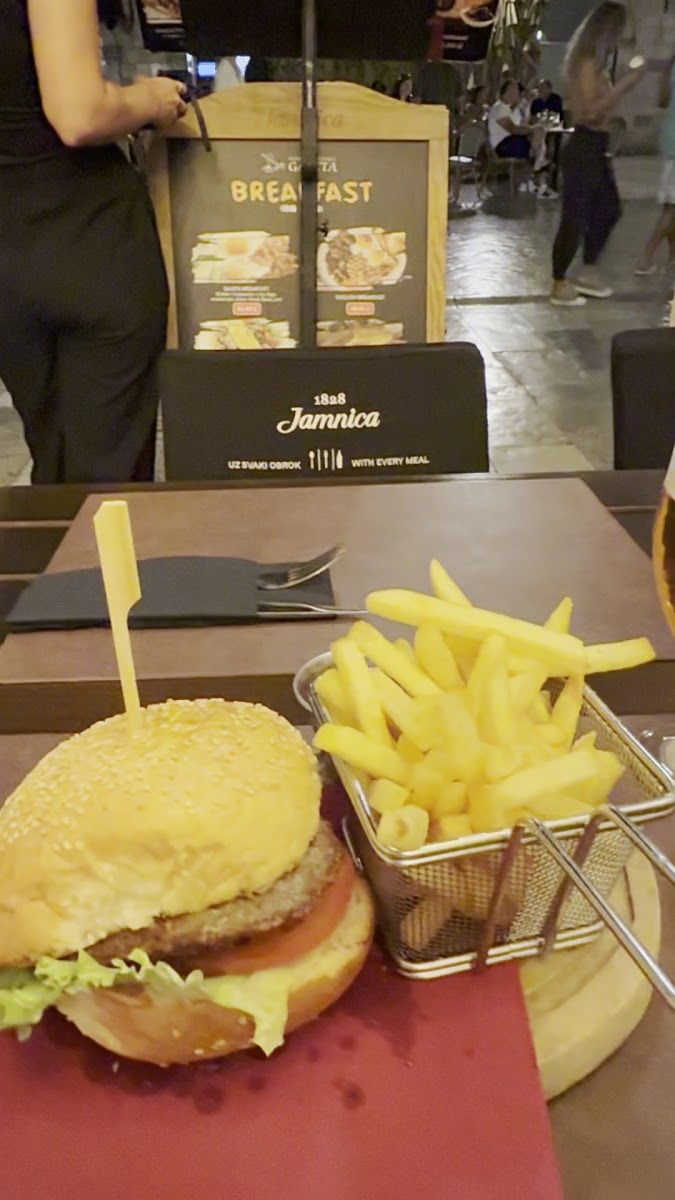 Gajeta Restaurant Photo 2