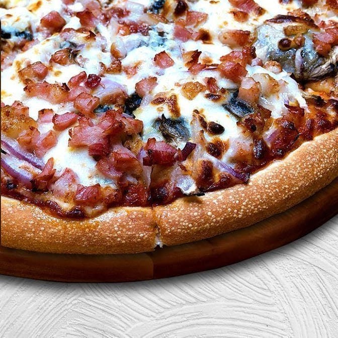 Ultimate Pizza Photo 3