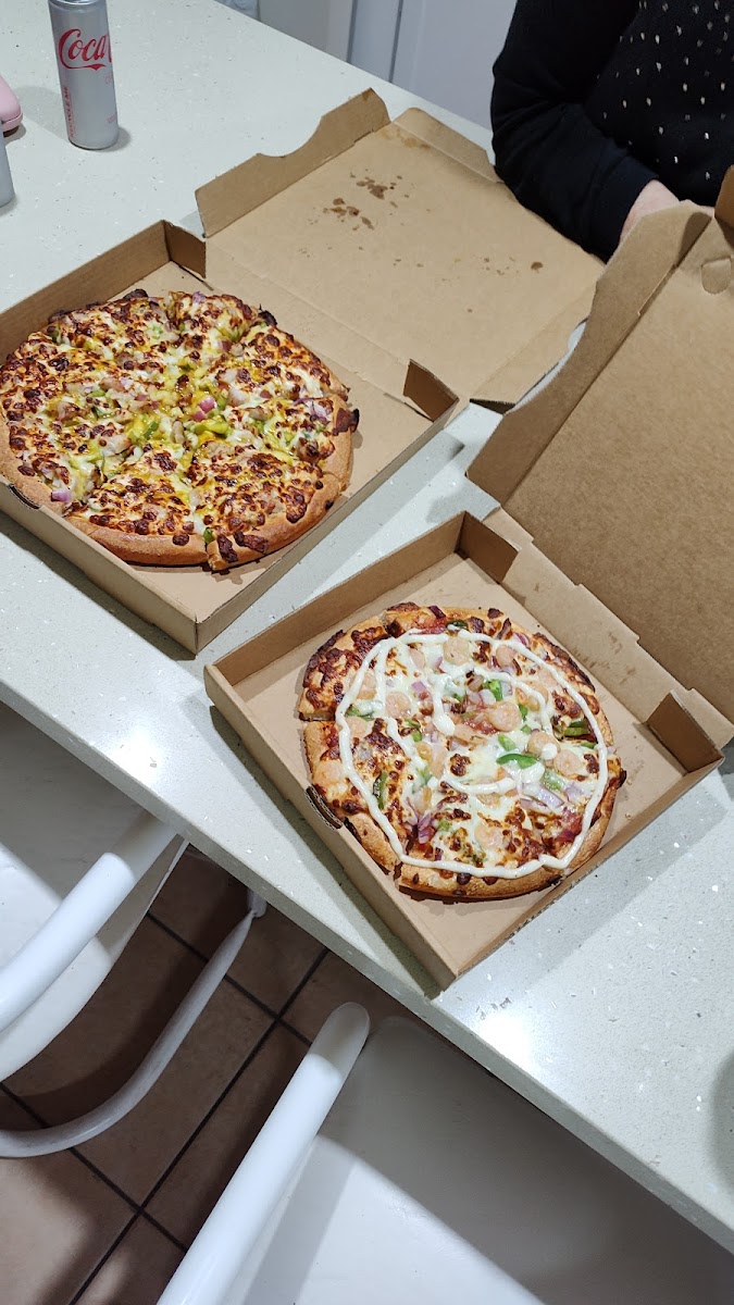 Ultimate Pizza Photo 6
