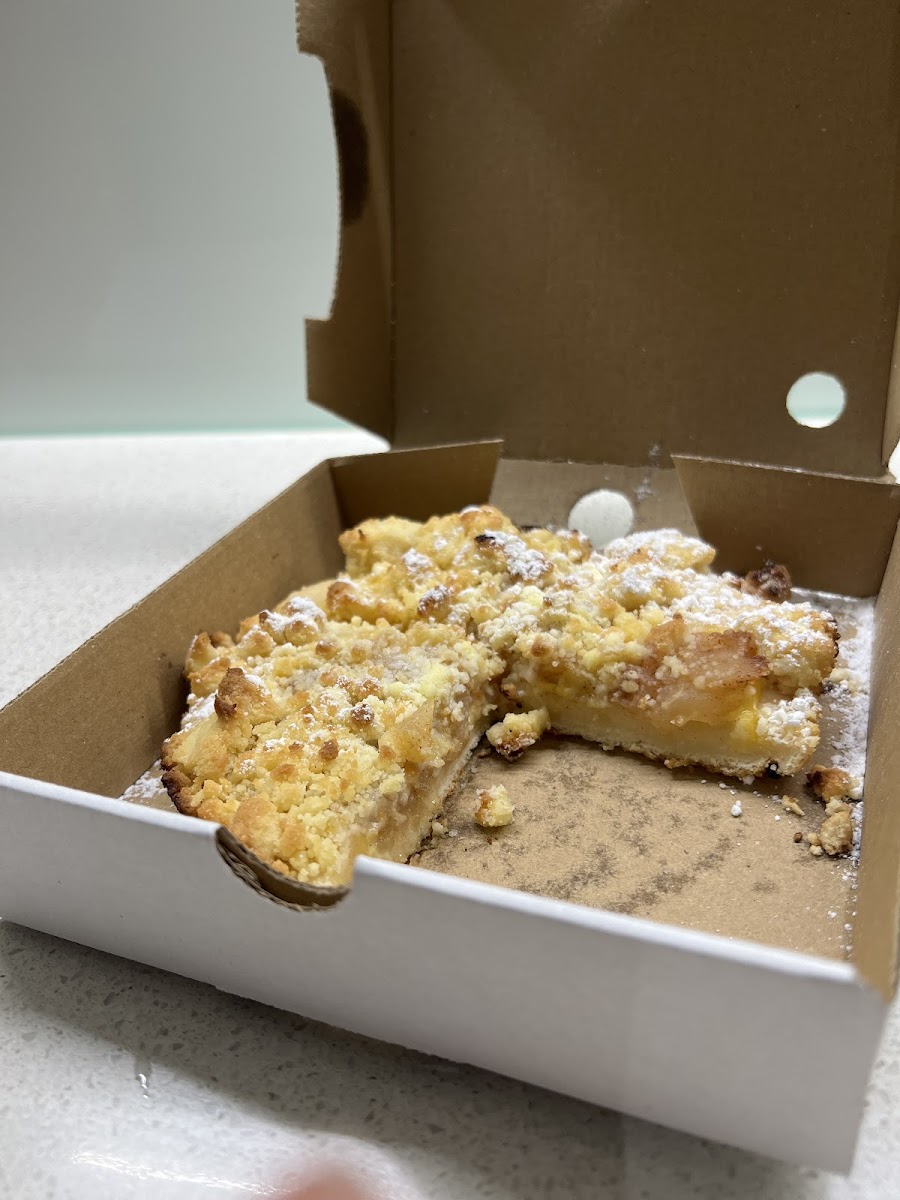 Ultimate Pizza Photo 9