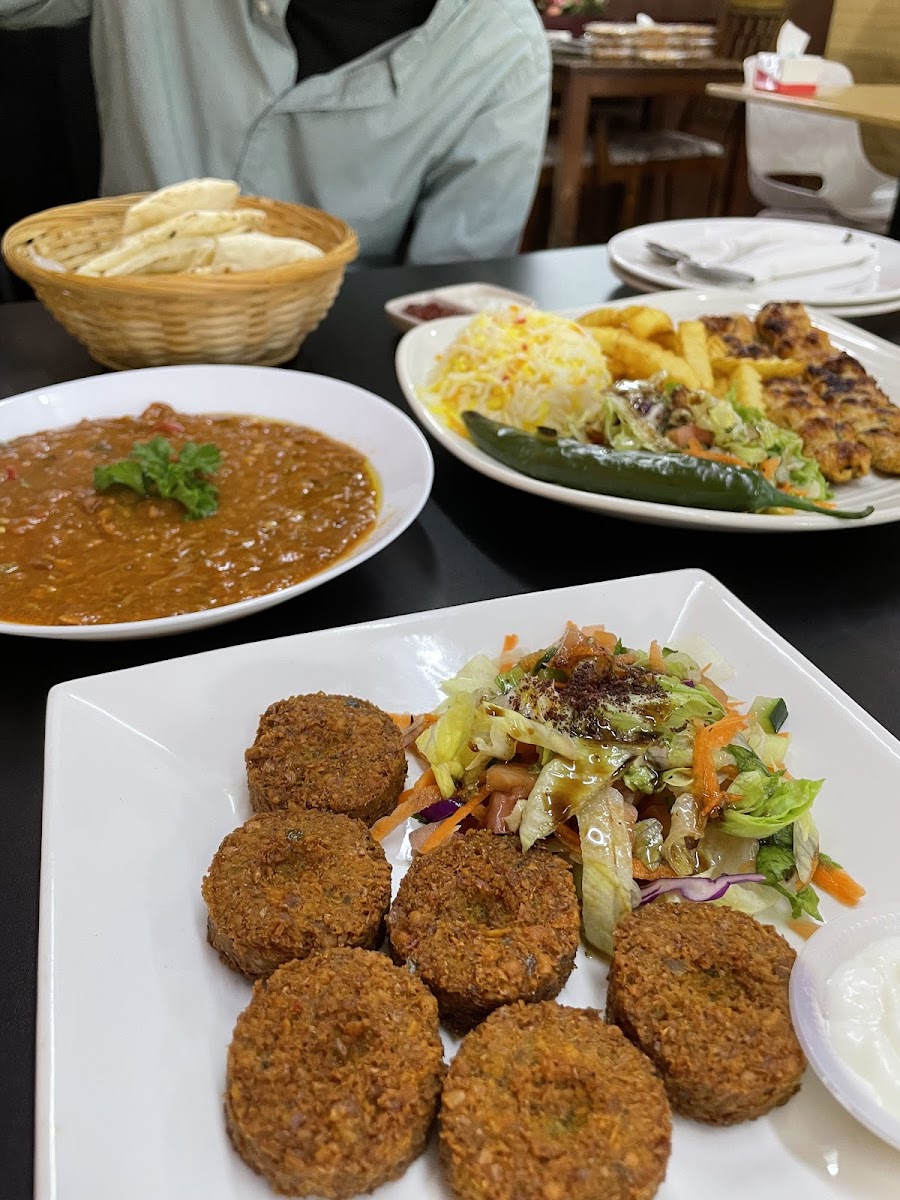 Rubin Mardini Cafe & Restaurant Photo 9