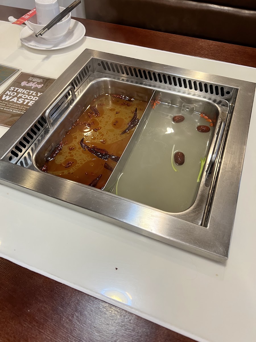 Zhenbao Hotpot Makati 珍宝重庆火锅 Makati店（原小当家） Photo 9