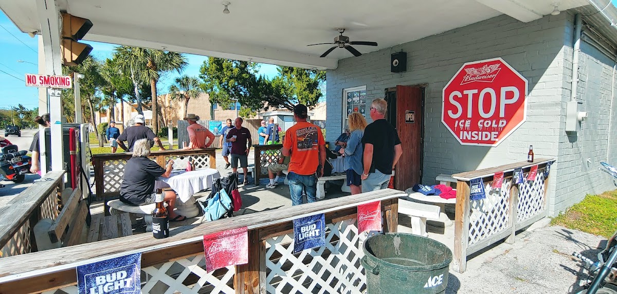 Ed Waldens Bar Photo 9