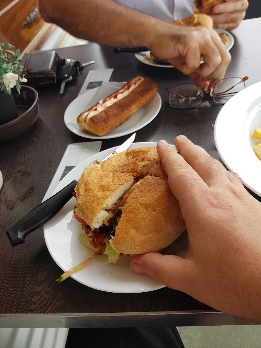 Wooroolin Cafe and Convenience Photo 9