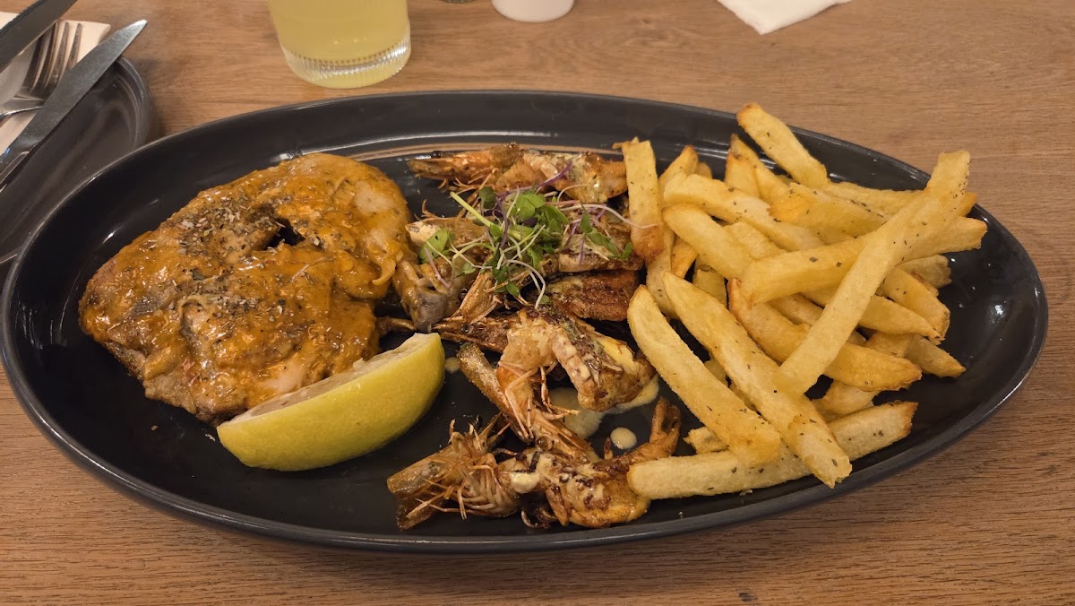 AKTI Mediterranean Rosebank Photo 4
