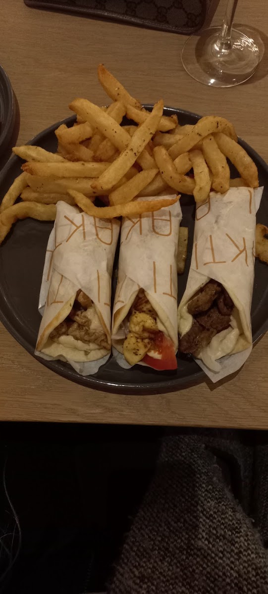 AKTI Mediterranean Rosebank Photo 9