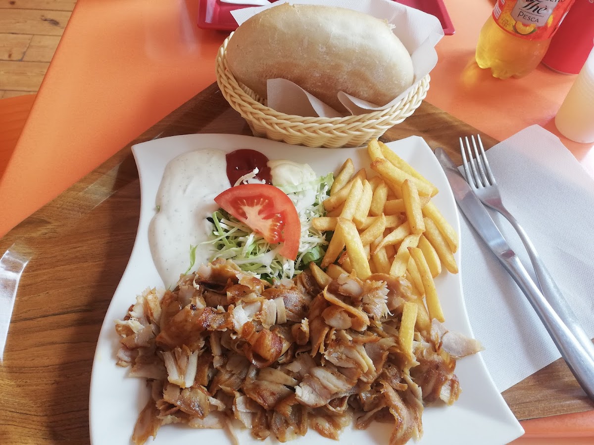 Elia Fast Food Photo 3