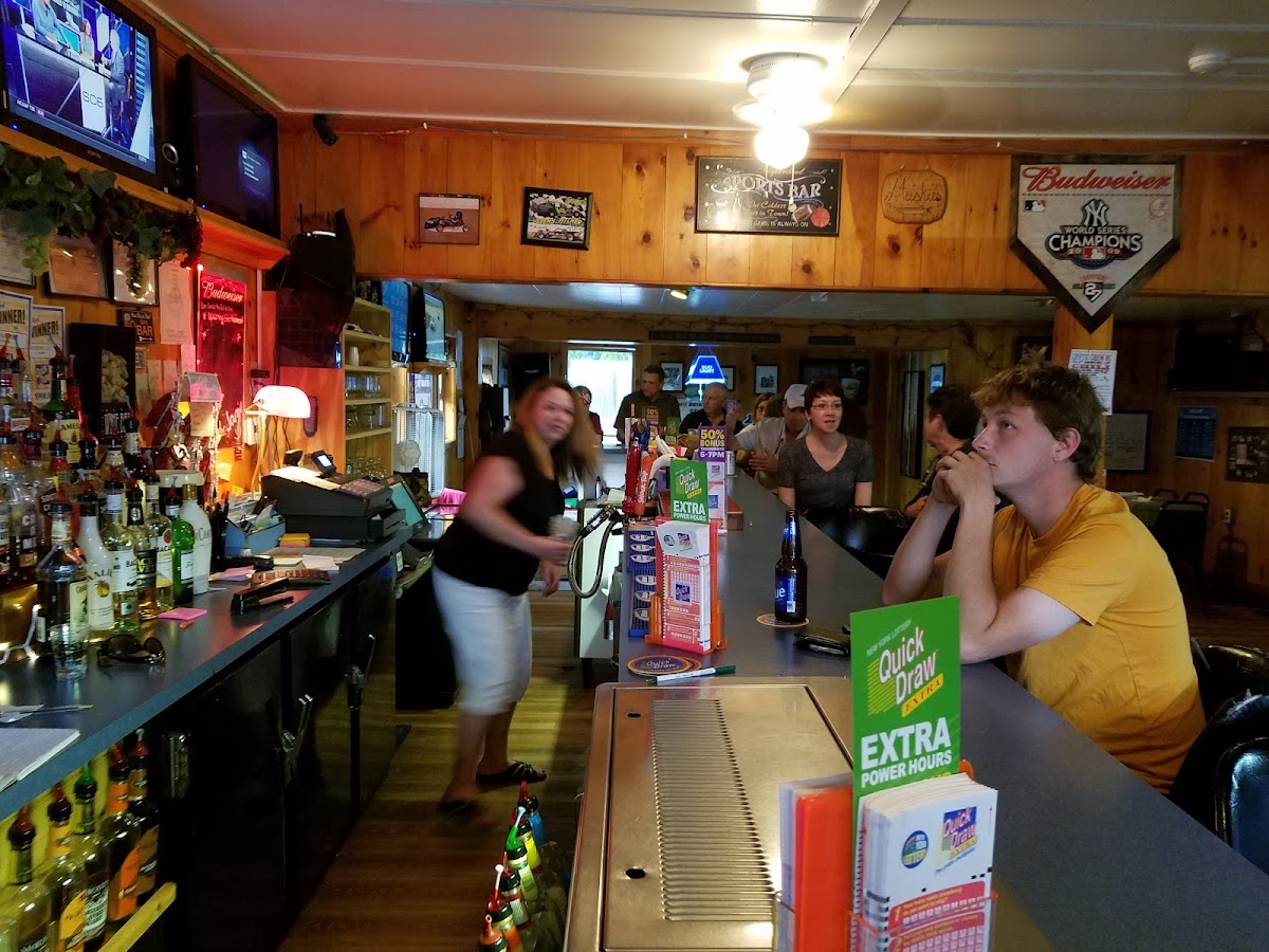 Muskies Sports Bar & Grill Photo 6