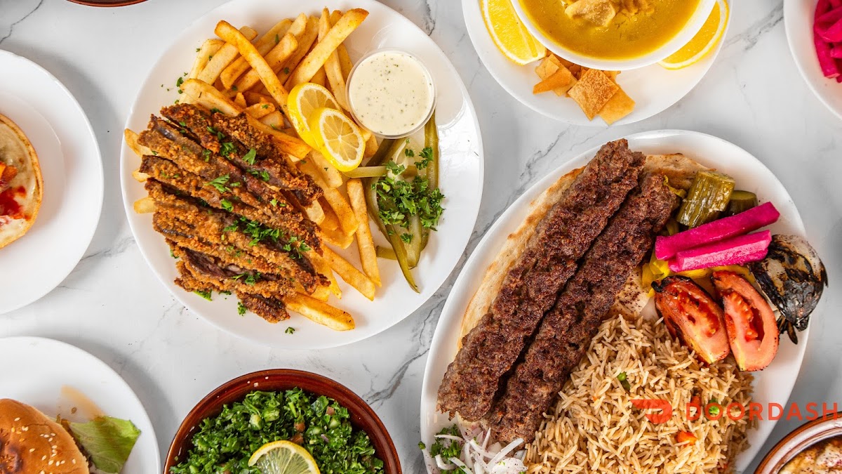 Alfanar Restaurant Photo 3
