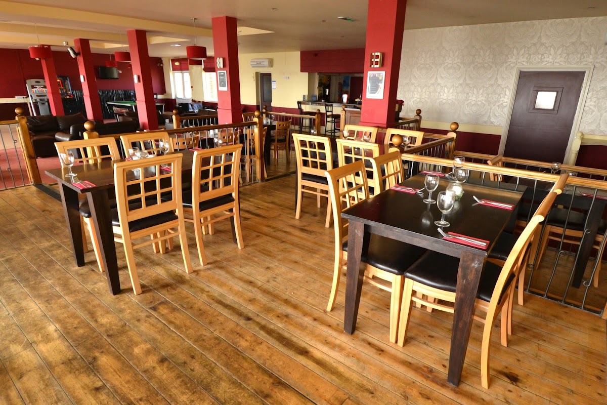 Waterside Bar & Grill