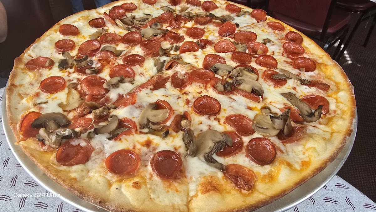 Manny’s Moon Pizza ‘Rant Photo 5
