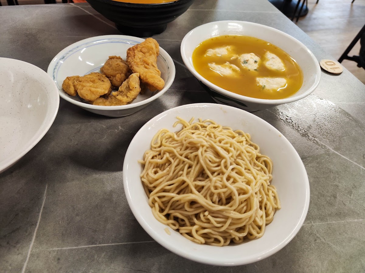Wey Wey Xiang Fish Noodle 味味香鱼头米粉 Photo 9