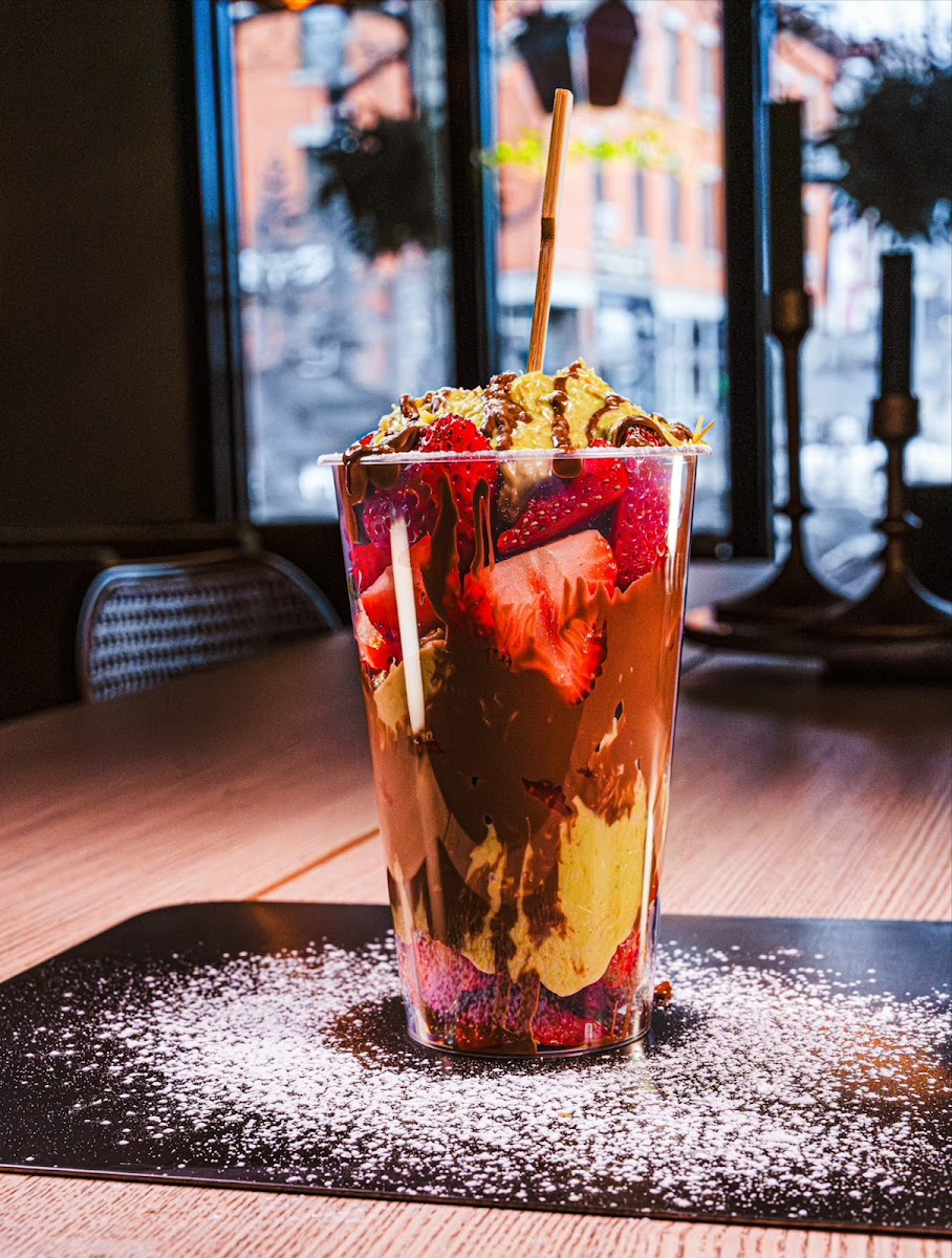 Crave Café Photo 2