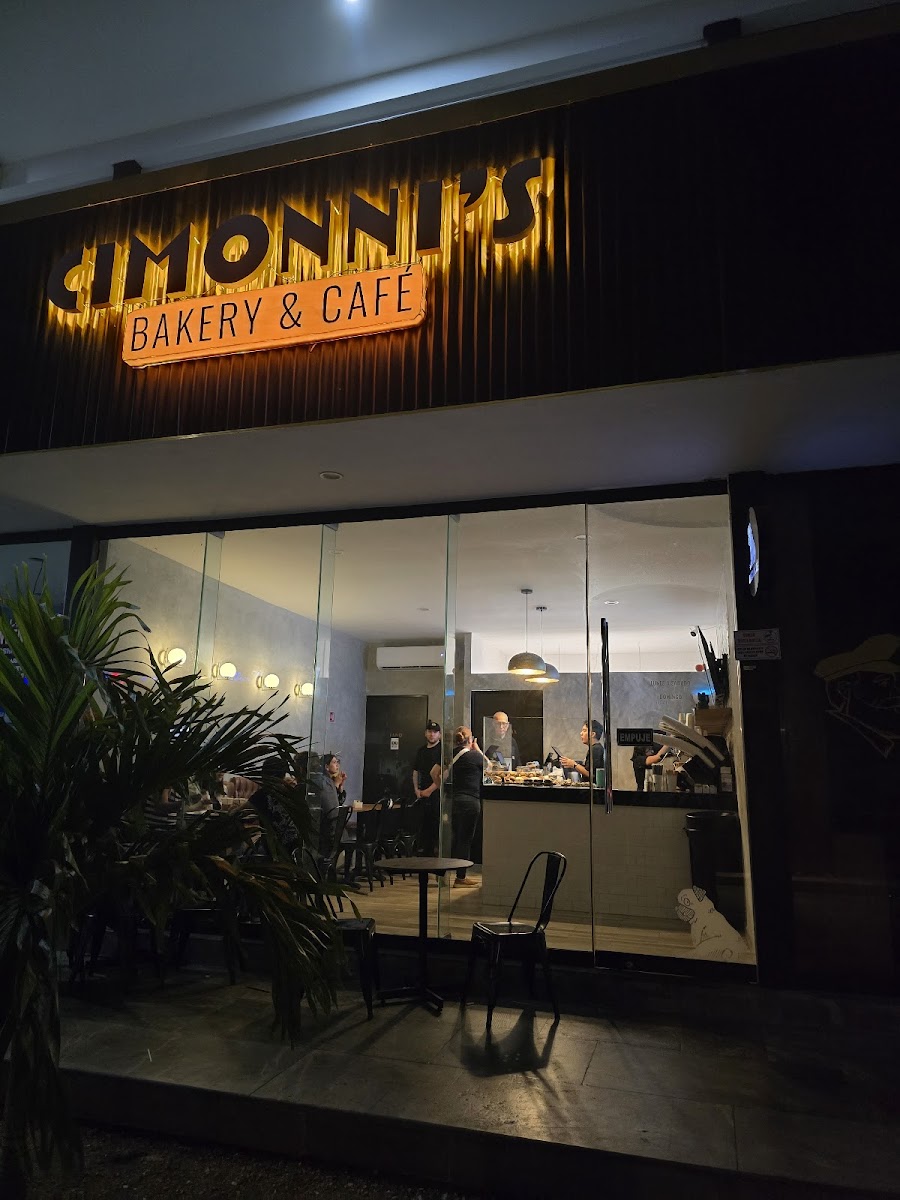 Cimonni's Bakery & Café - García Lavin