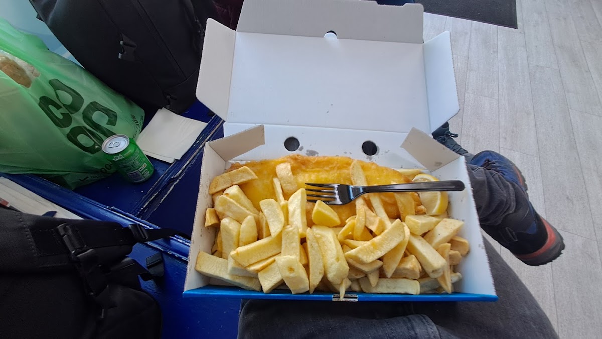 Royal fish and chips Photo 3