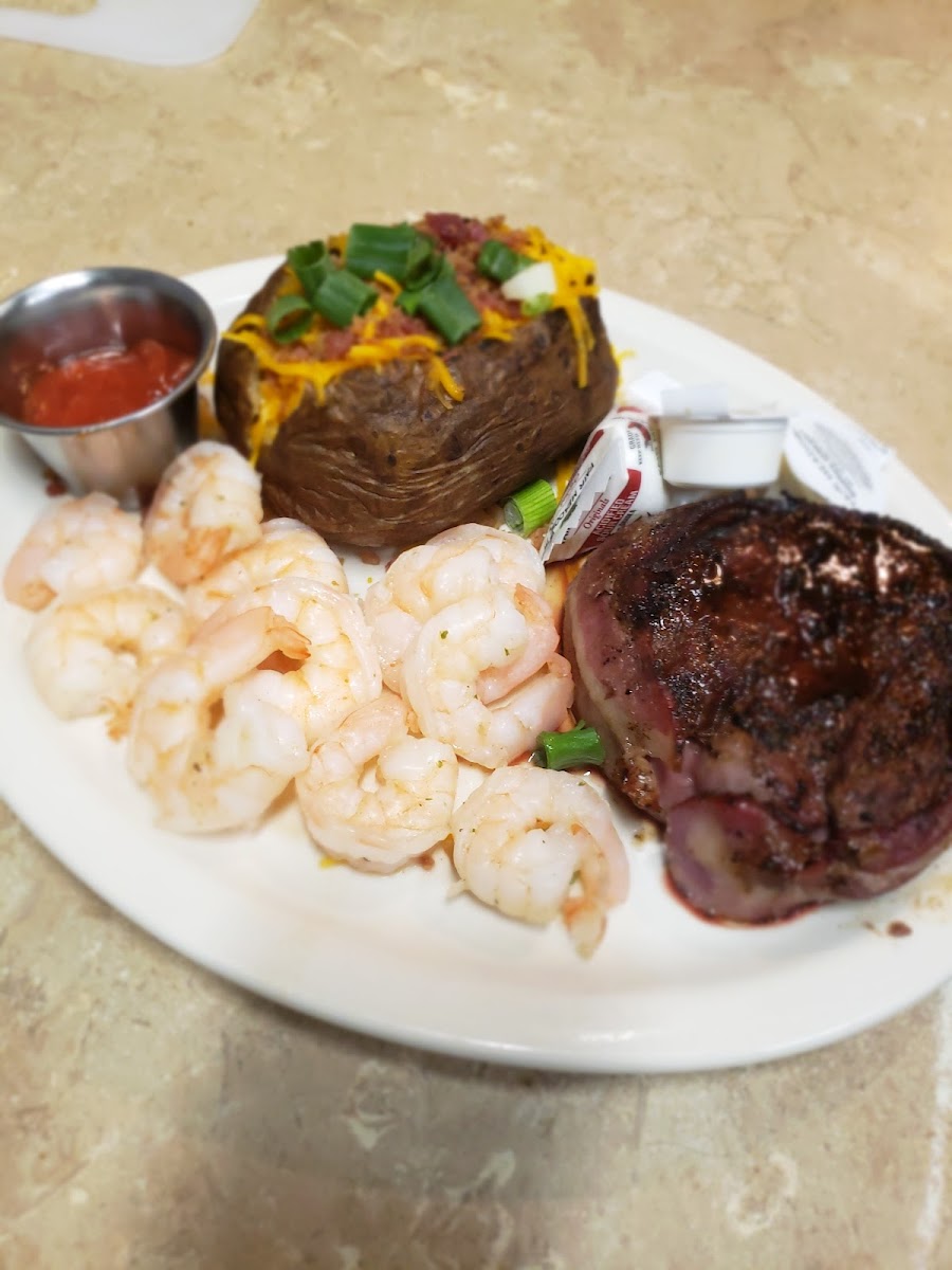 Fugly's Bar & Grill Photo 6