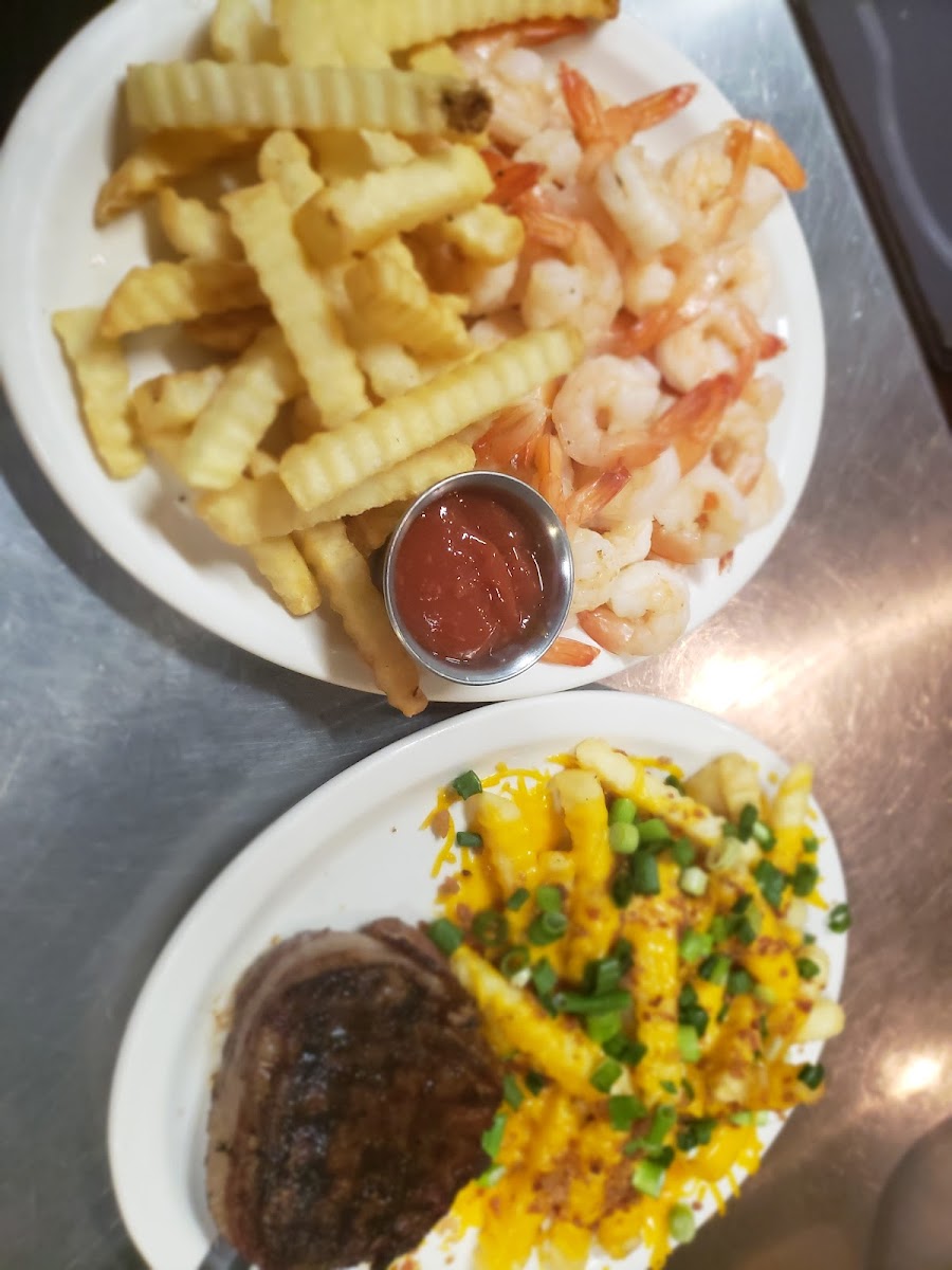 Fugly's Bar & Grill Photo 8