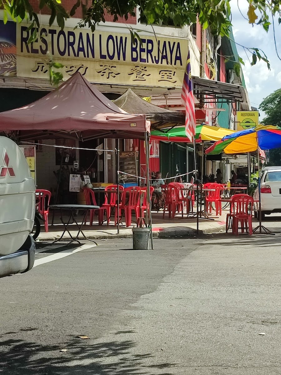 Restoran Low Berjaya