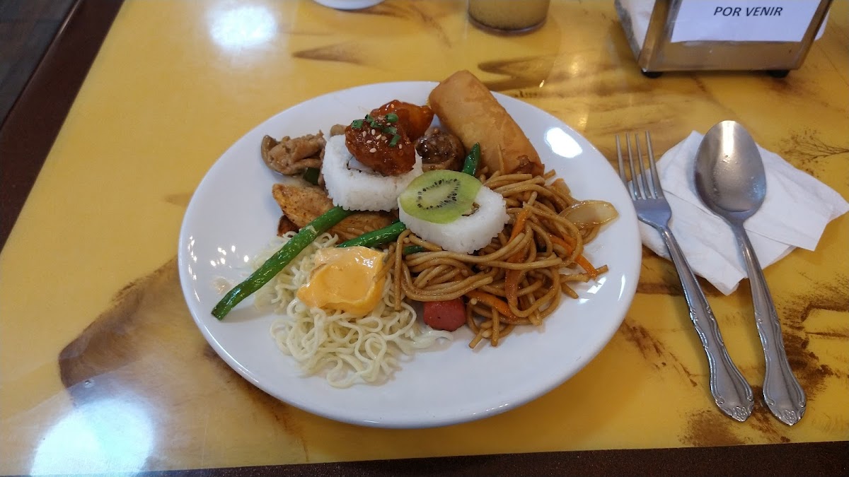 Buffet Los Chinos Photo 9