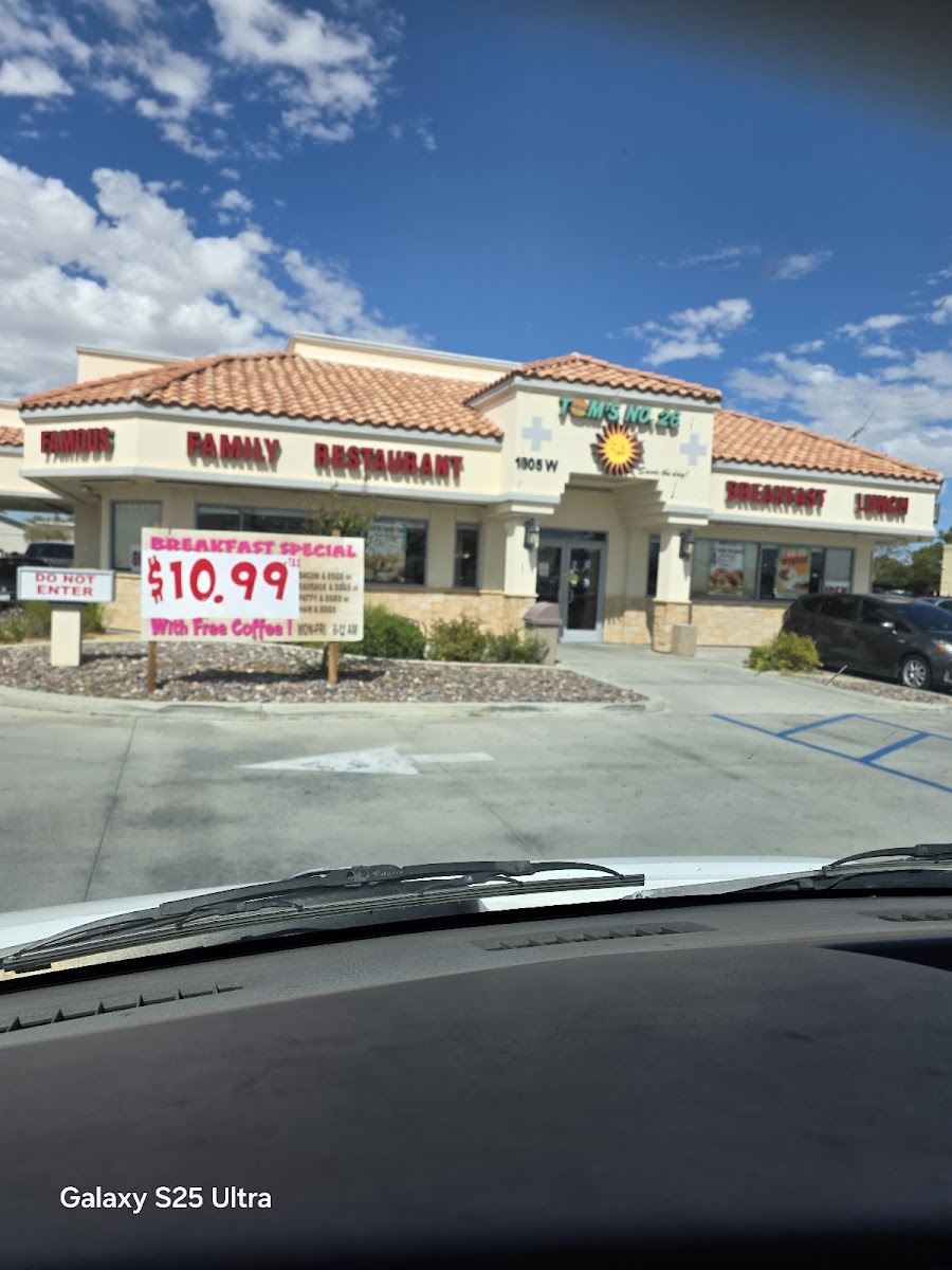 Tom's Burgers 26 Photo 3