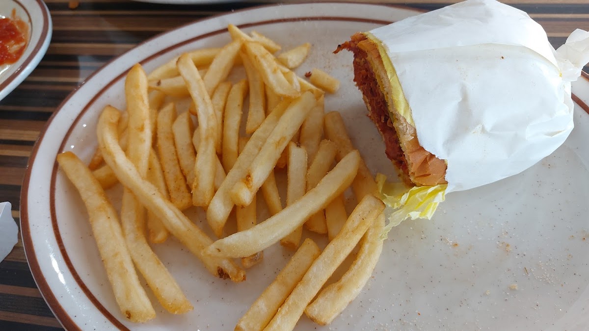 Tom's Burgers 26 Photo 5