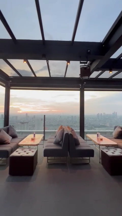 Cloud Lounge Jakarta (Rooftop) Photo 2