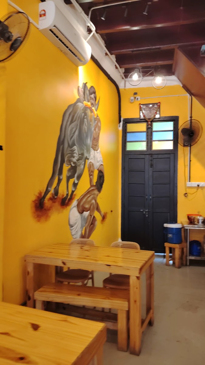Own Paradise Cafe Tea Bench Photo 2