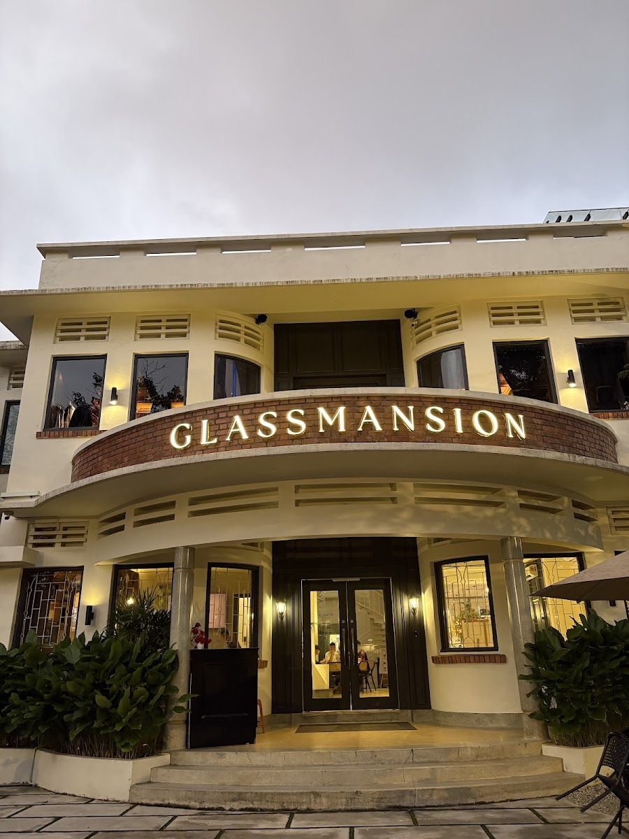 BLOSSOM A GLASSMANSION
