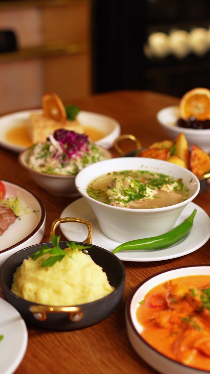 Restaurant Hanu' lui Manuc Photo 2