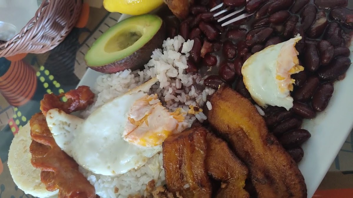 LA CHAMPETA RESTAURANTE COLOMBIANO Photo 2